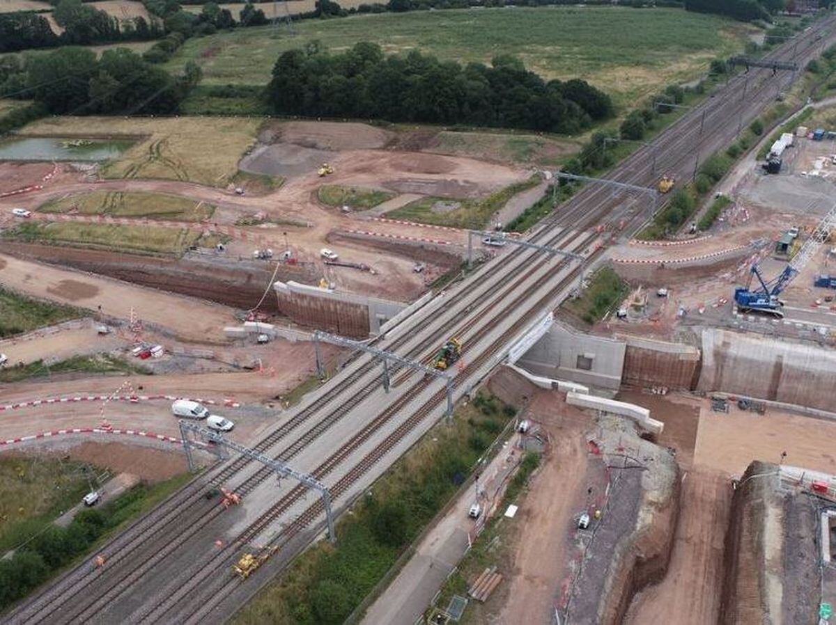 Time-lapse Footage Shows HS2 Bridge Being Slid In Underneath Existing ...