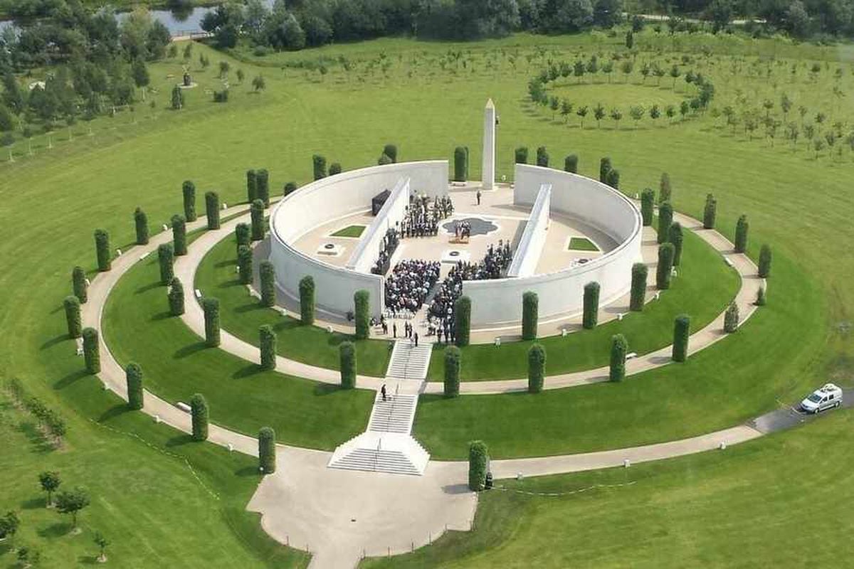 national memorial arboretum        
        <figure class=