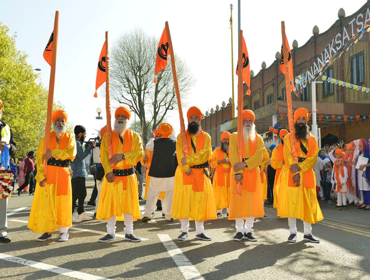 Thousands celebrate Vaisakhi in Wolverhampton - IN PICTURES | Express ...