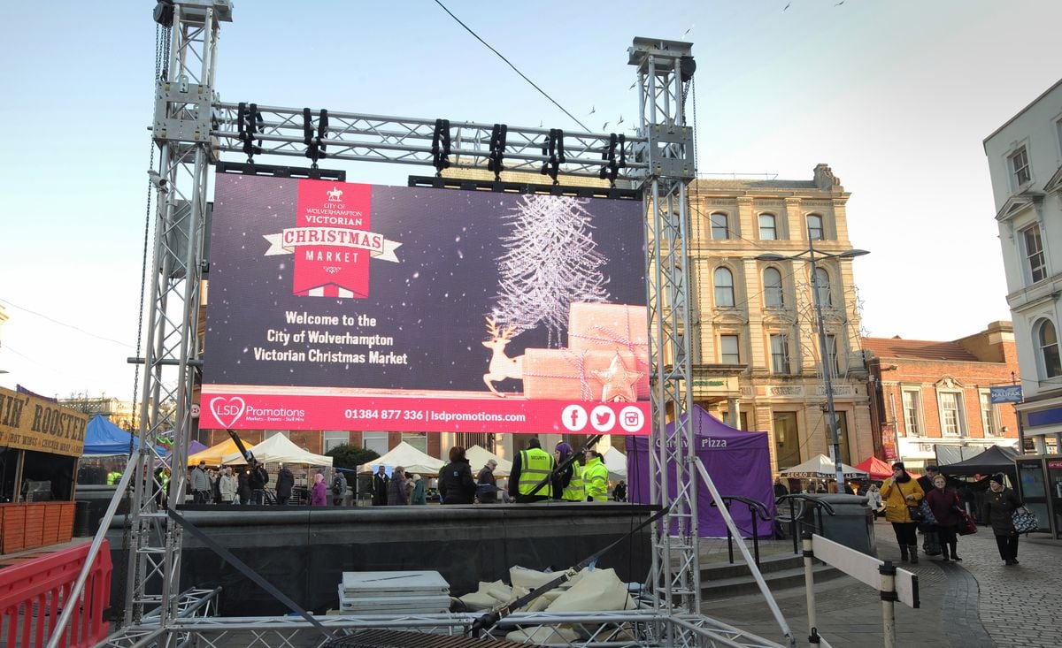 Victorian Christmas market comes to Wolverhampton with pictures