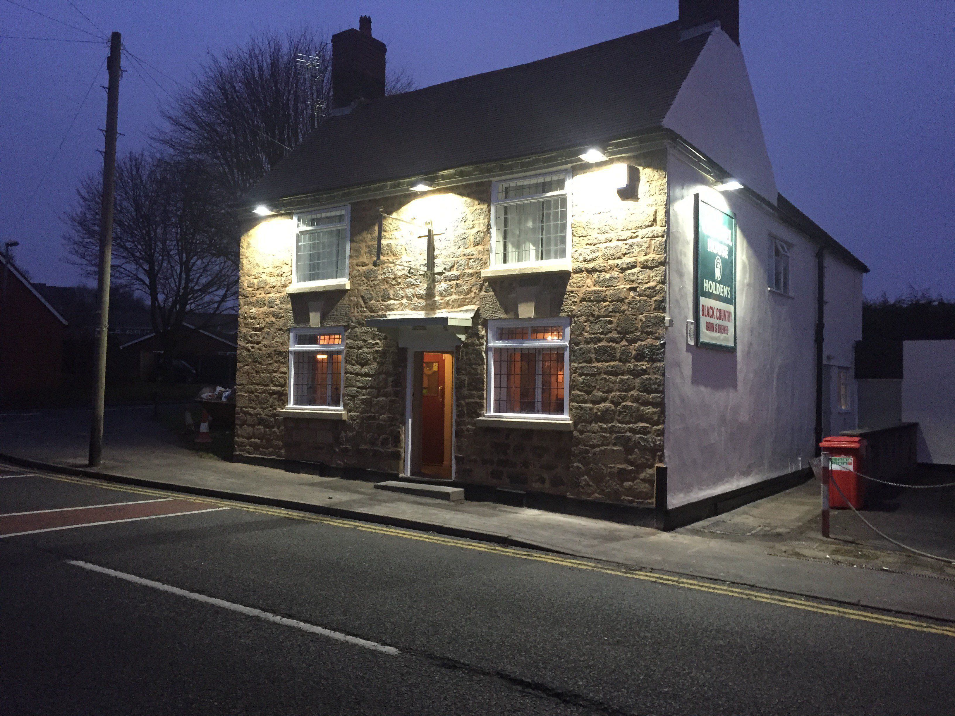 Lower Gornal pubs aims to reopen after £100k refurbishment