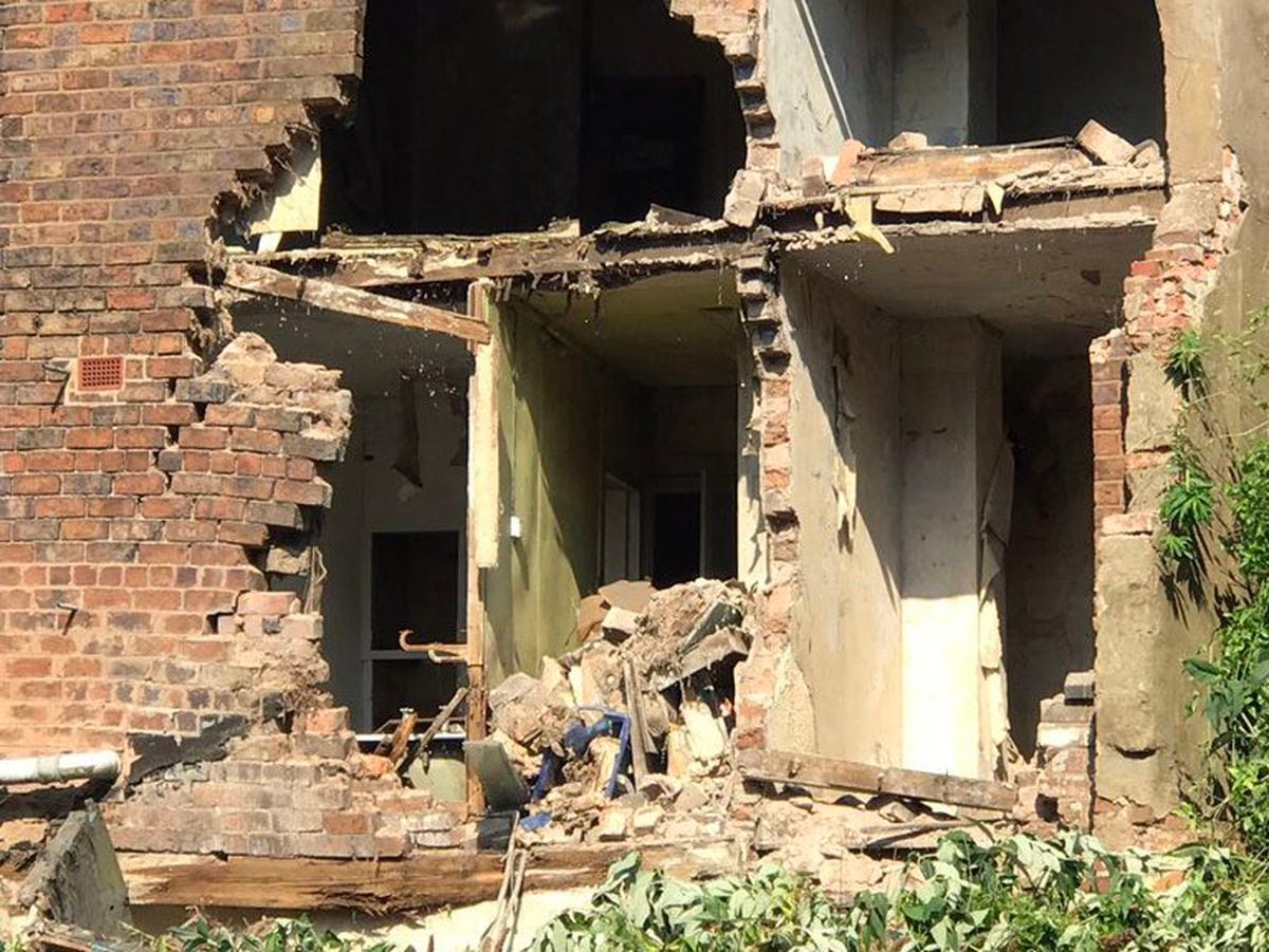 Kidderminster building collapses sparking evacuation and road closure ...