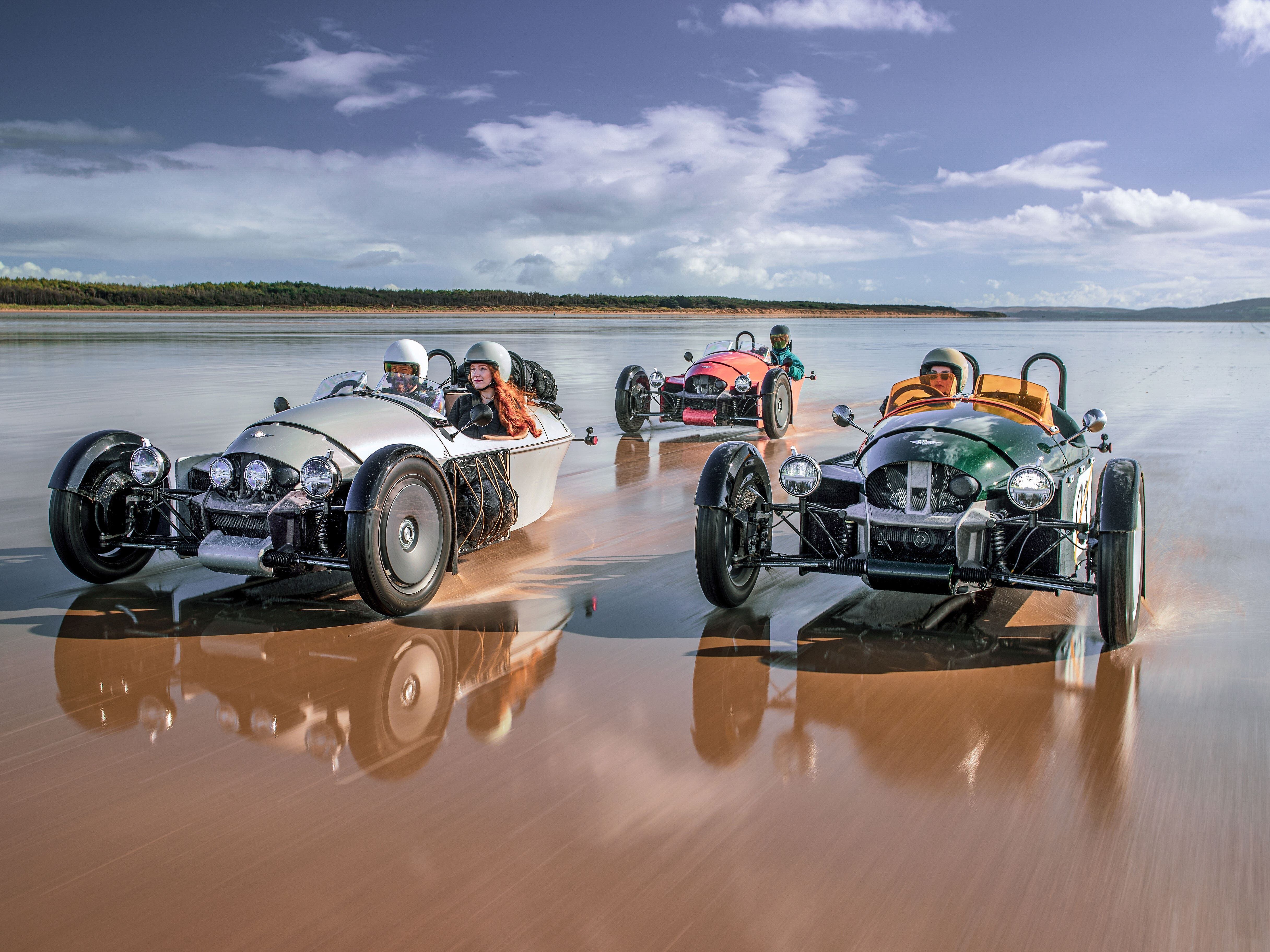 Super three. Morgan super 3 2022. Morgan 3 Wheeler. Morgan2022. Морган машина трицикл.