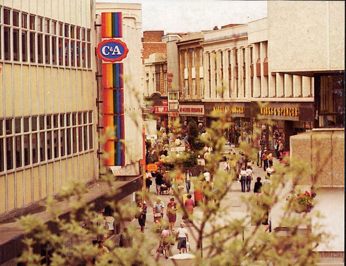 Seventies Wolverhampton: 12 Incredible Photos Of Life In Wolverhampton 