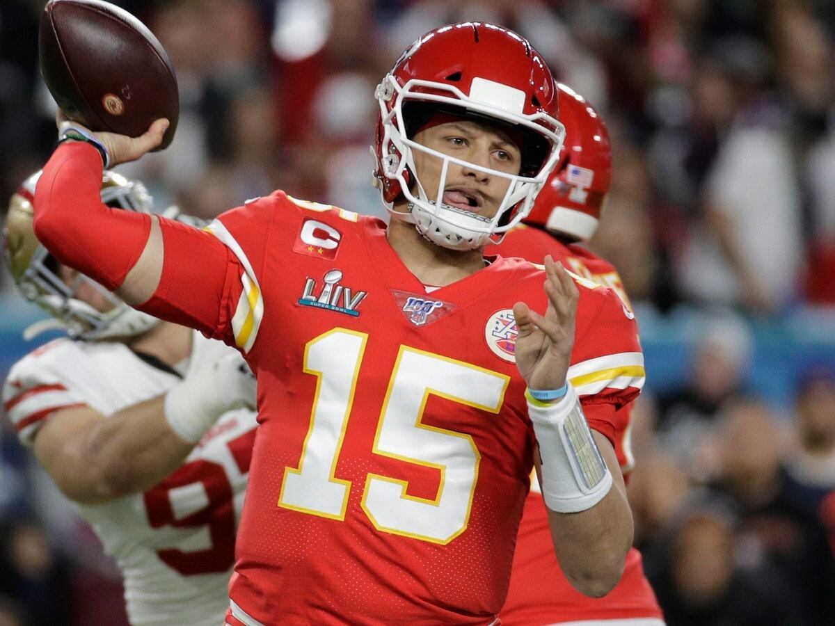 NFL’s Patrick Mahomes signs 10-year deal worth up to half-a-billion US ...