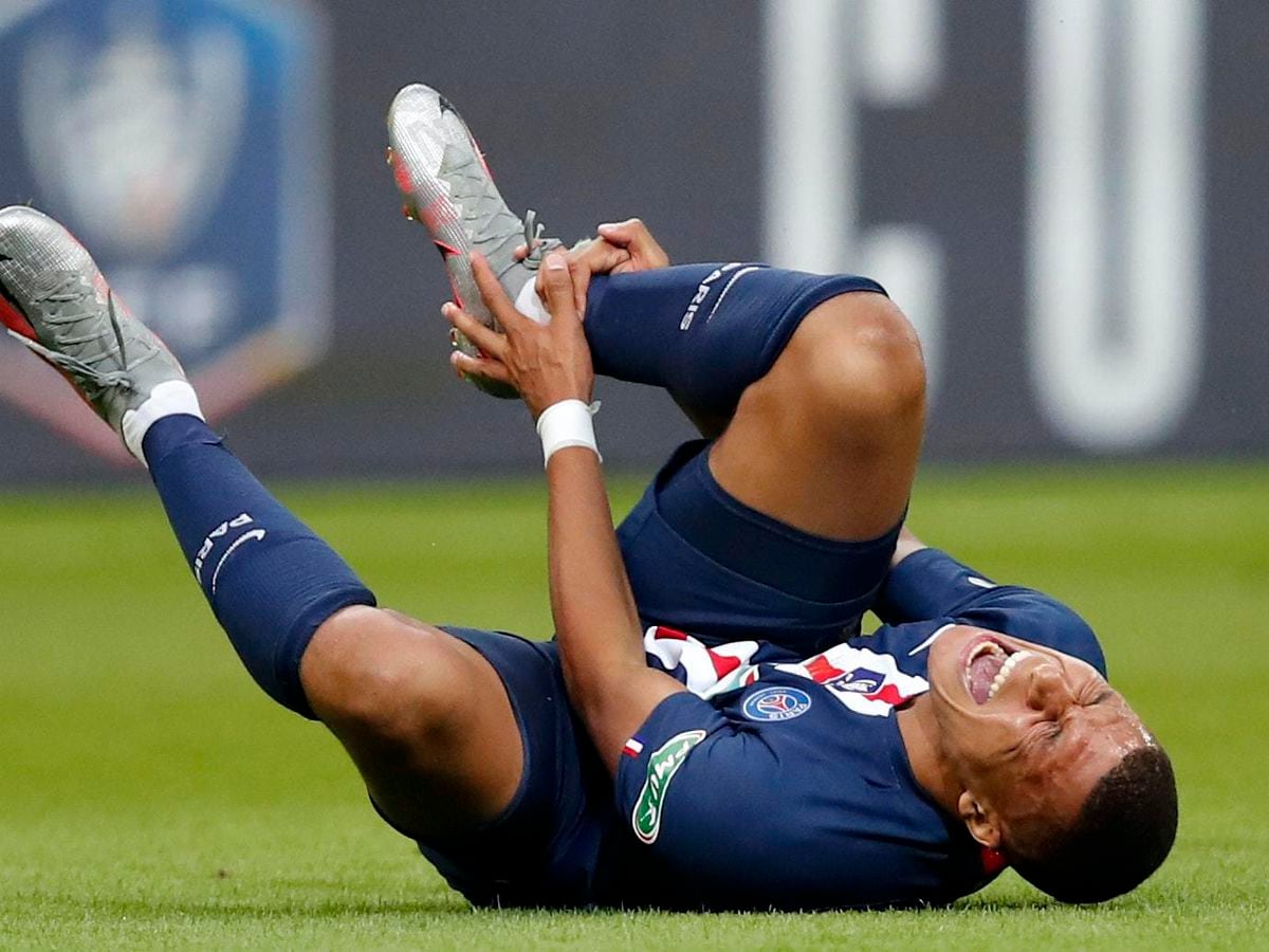 Kylian Mbappe injury and mass brawl overshadows Paris St Germain cup