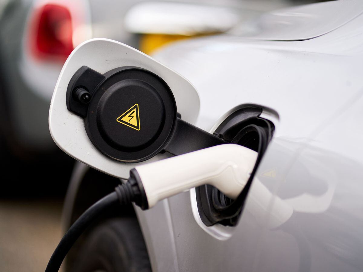 Weak mobile signals could hamper electric car charging report