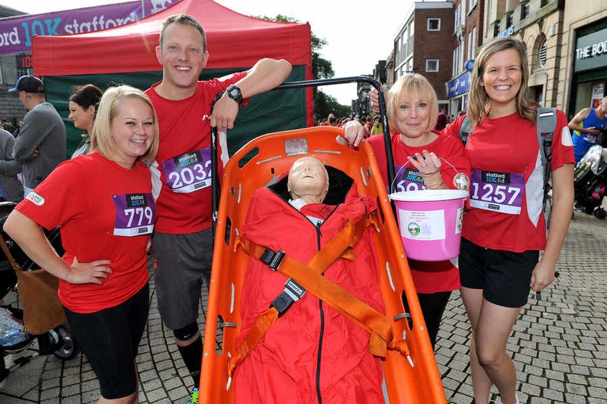 In Pictures And Video Thousands Turn Out For Staffords First 10k Road Race Express And Star 6600