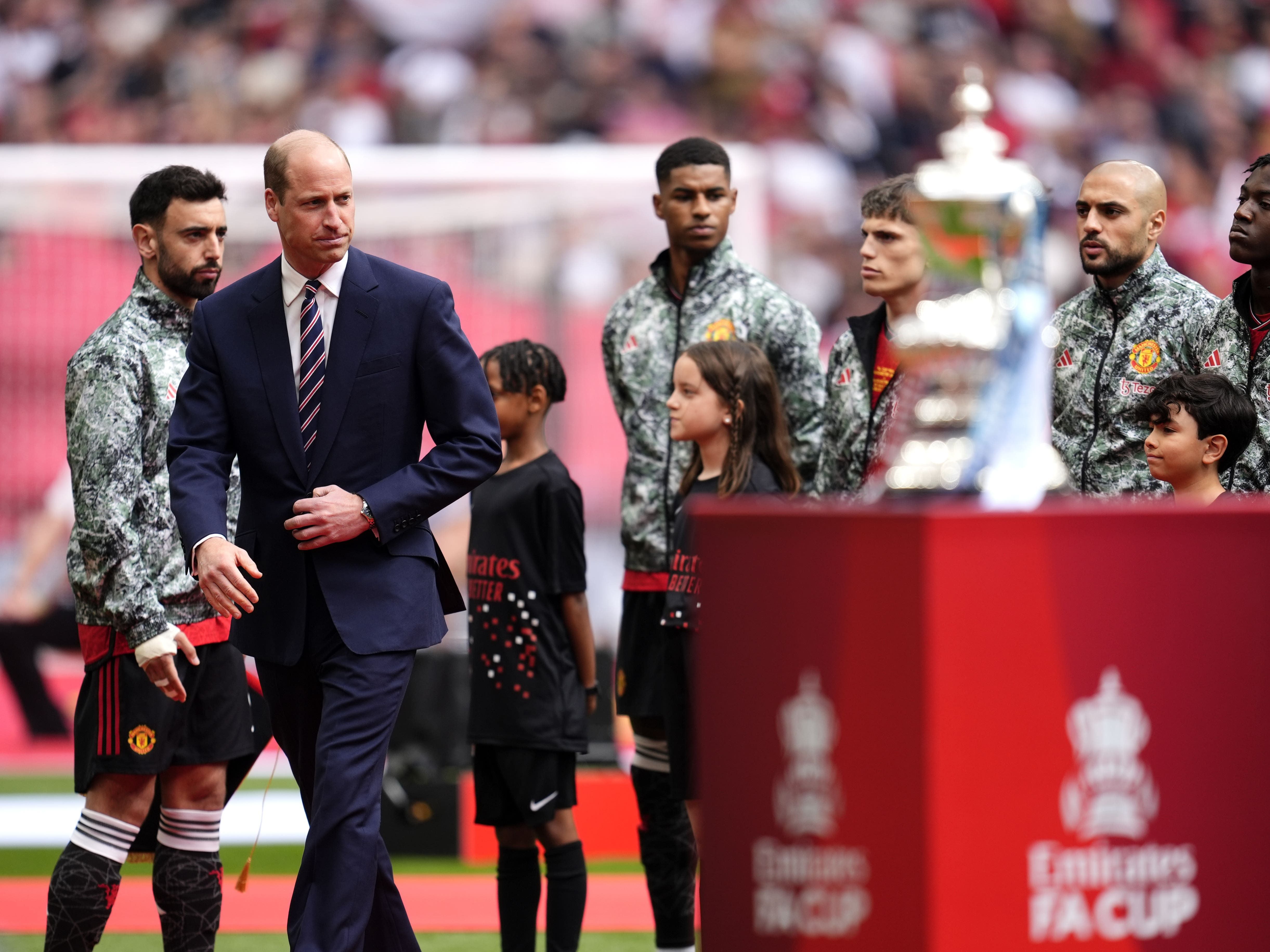 William meets teams as he attends all-Manchester FA Cup final
