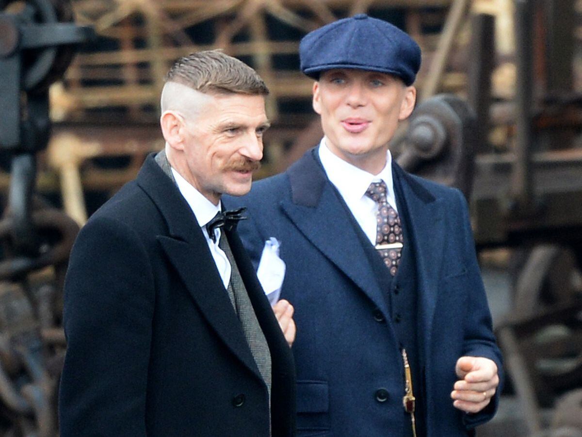 Cillian Murphy behind the scenes on Peaky Blinders Series 4  Peaky blinders  characters, Peaky blinders series, Cillian murphy