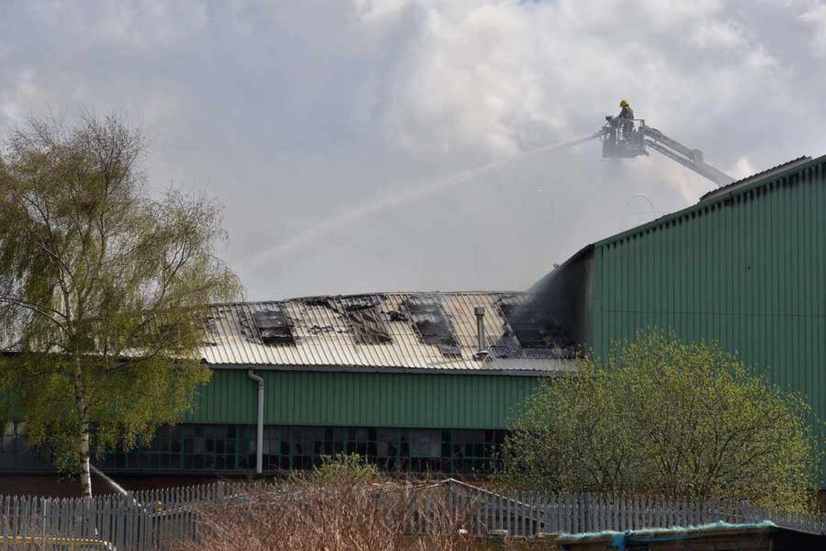 WATCH: 75 Firefighters Tackle Huge Oldbury Blaze | Express & Star