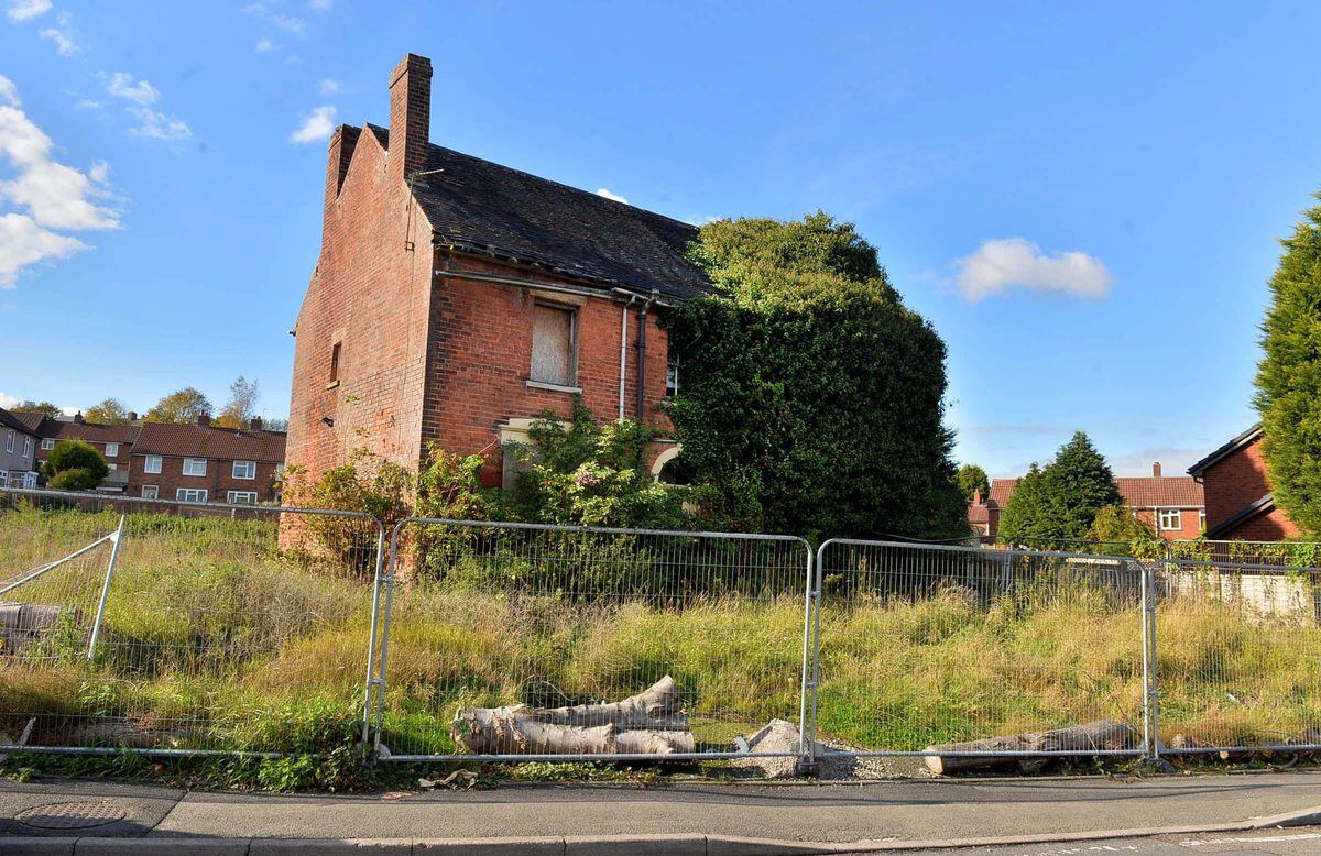 Landmark Victorian Era Sedgley Shop Being Demolished For New Homes Express And Star