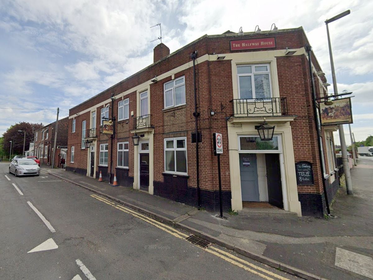 Teenager arrested after bomb threat at West Bromwich shopping centre