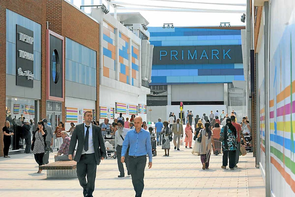 Doors open at £200m West Bromwich New Square centre