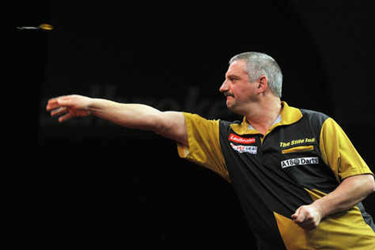 Wayne Jones warms up for PDC Grand Slam | Express & Star