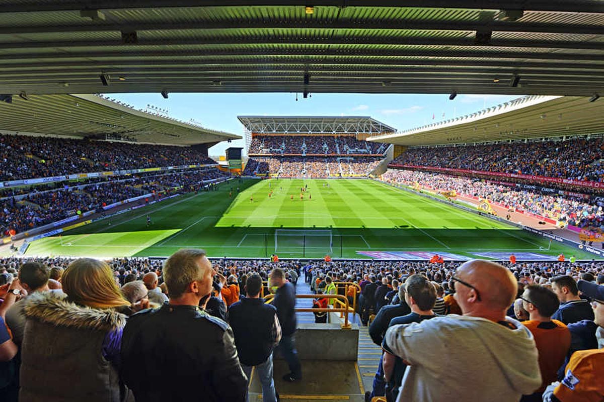 Simply fan-tastic - biggest Molineux crowd in 33 years witnesses Wolves ...