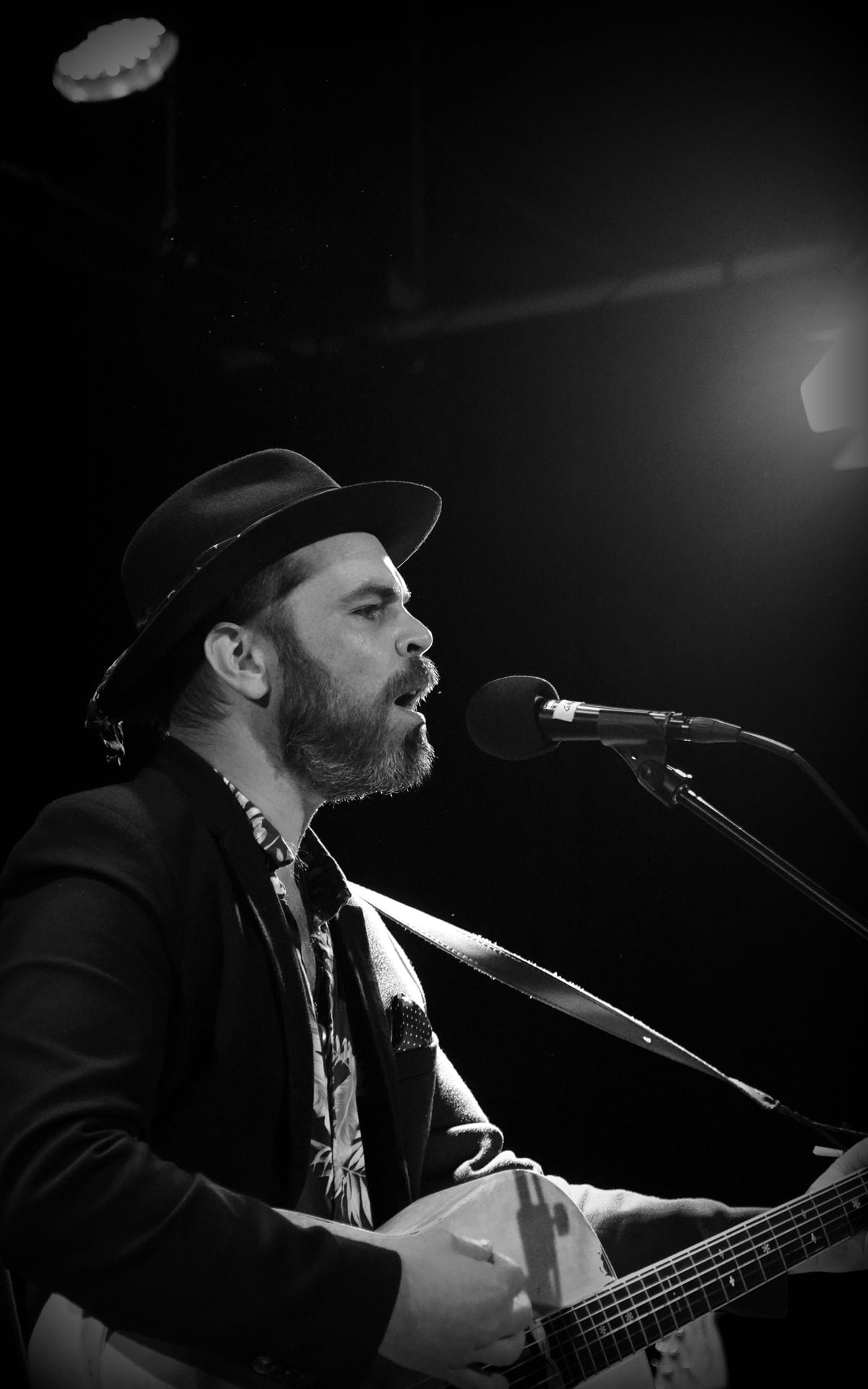 Gaz Coombes, Newhampton Arts Centre, Wolverhampton – review with ...