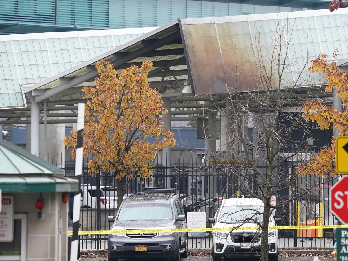 US Canada Border Crossing Closed After Vehicle Explosion On Bridge   CNOAGDBO45CX7OWUVKEQQA7ZQU 