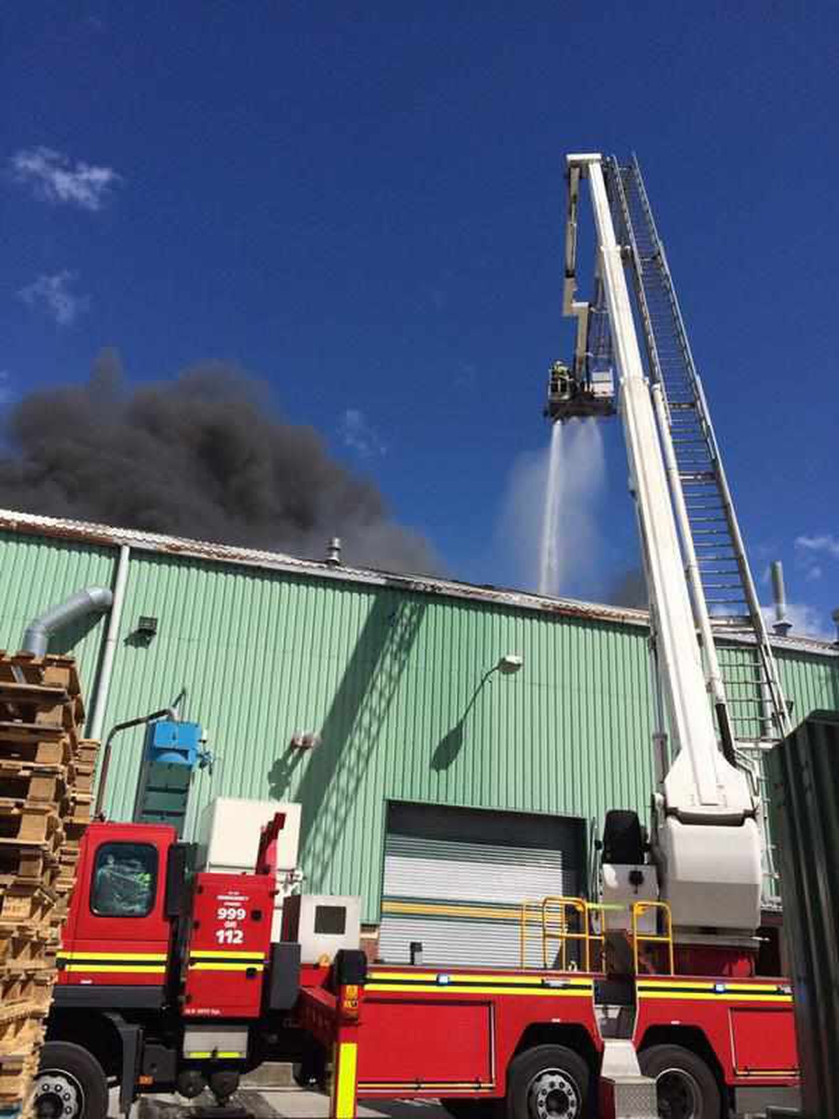 WATCH: 75 Firefighters Tackle Huge Oldbury Blaze | Express & Star