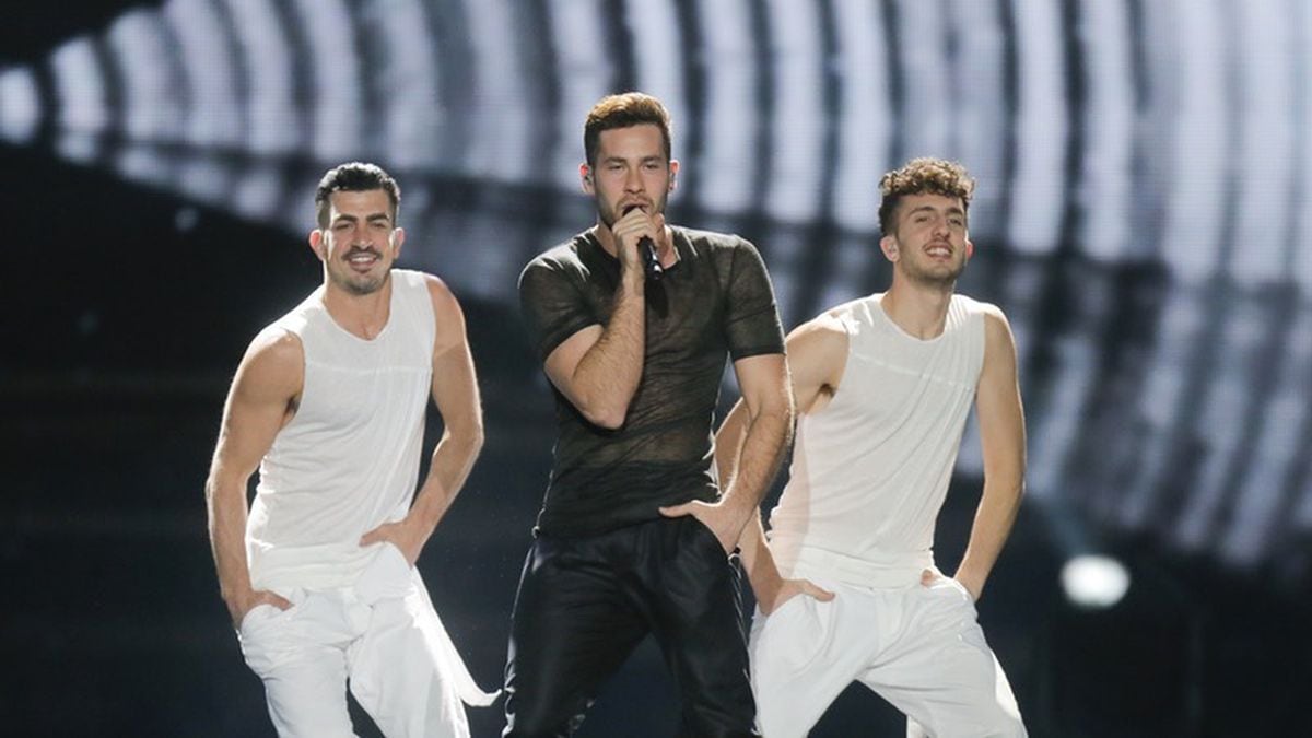 Israeli Singer Imri Ziv Kicks Off Eurovision Final Express Star