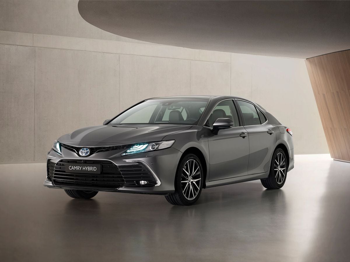 Toyota Camry updated with new styling, equipment and safety kit