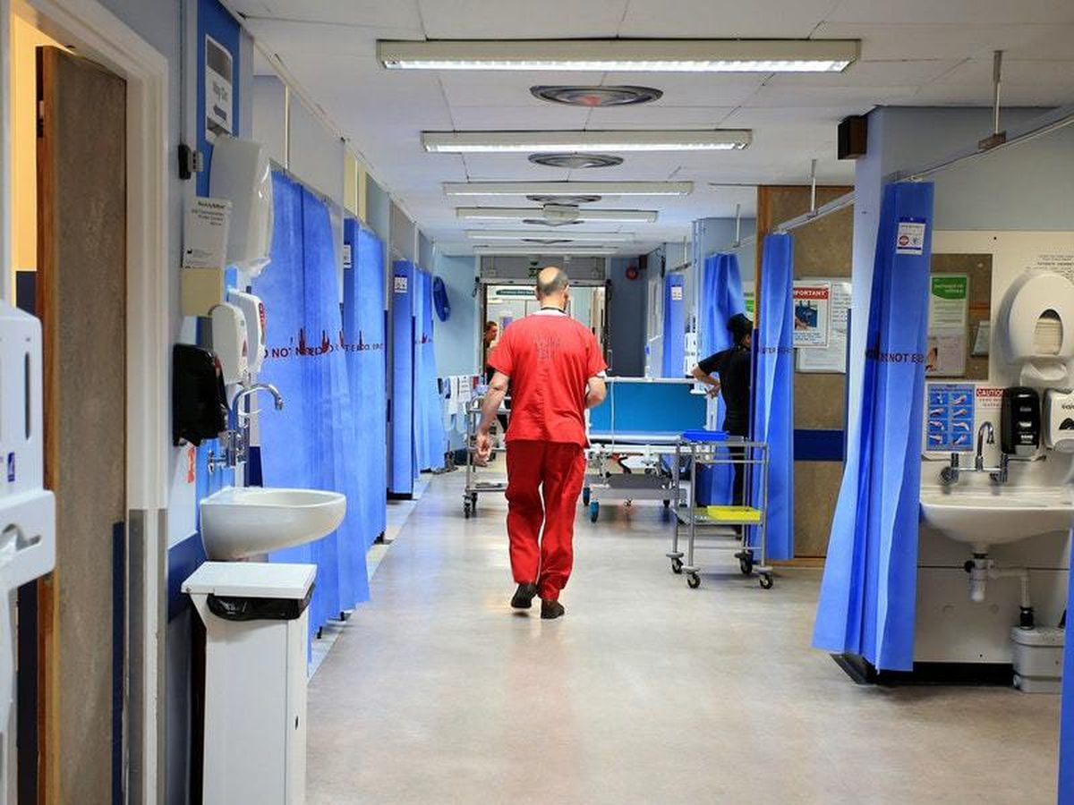 nhs-waiting-lists-rise-due-to-pension-rules-which-mean-doctors-cannot