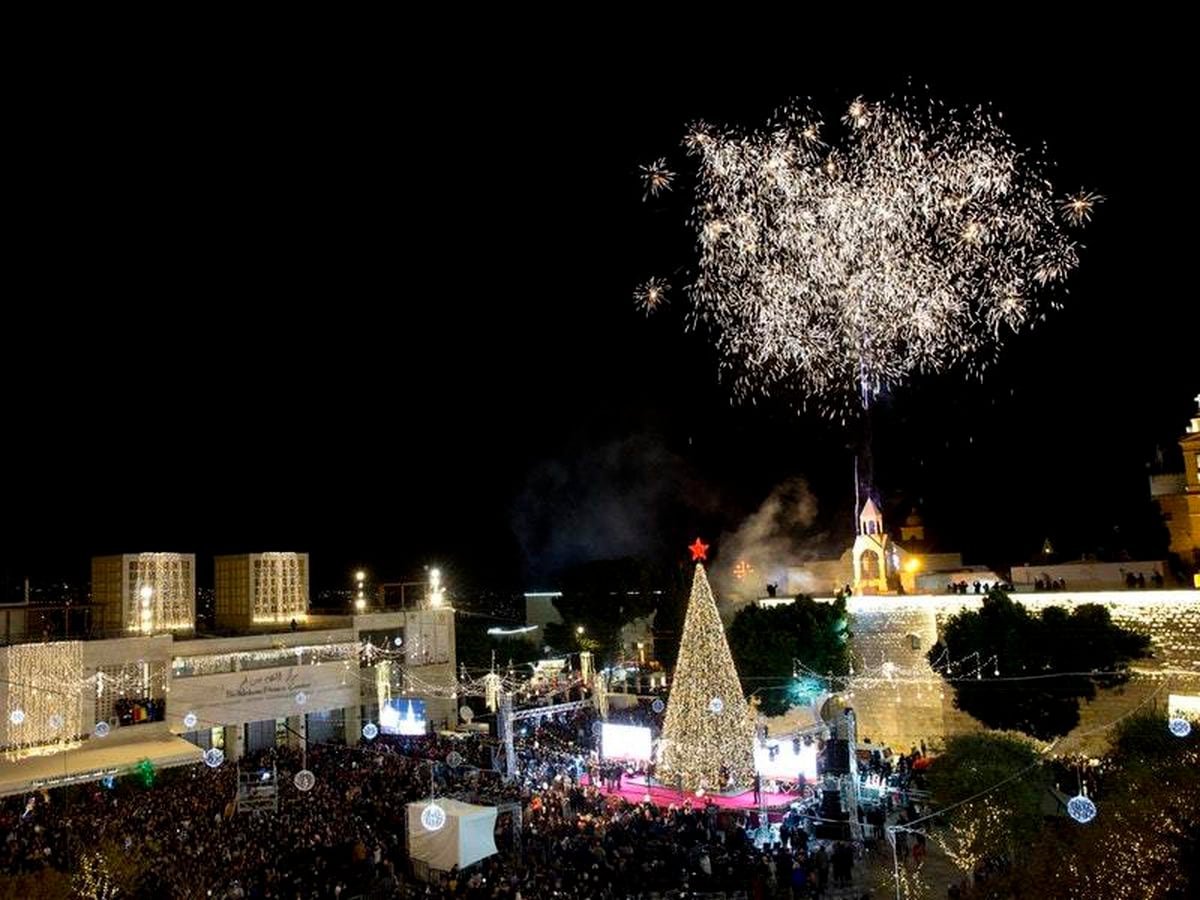 Thousands attend Christmas tree lighting in Bethlehem Express & Star