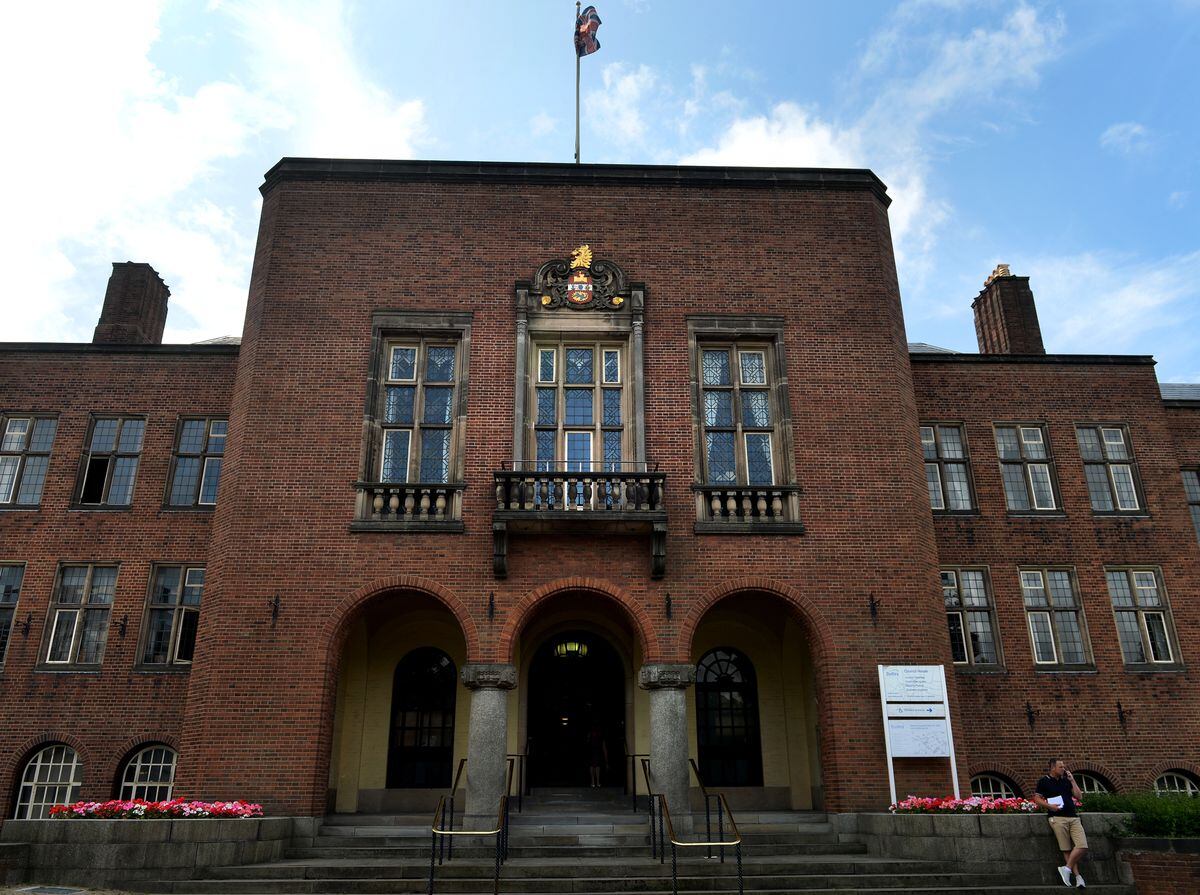 Dudley Council to directly fund PCSOs under £7.5m government grant ...