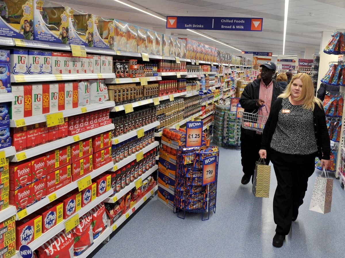 Discount B&M Superstore Opens In Wolverhampton City Centre | Express & Star