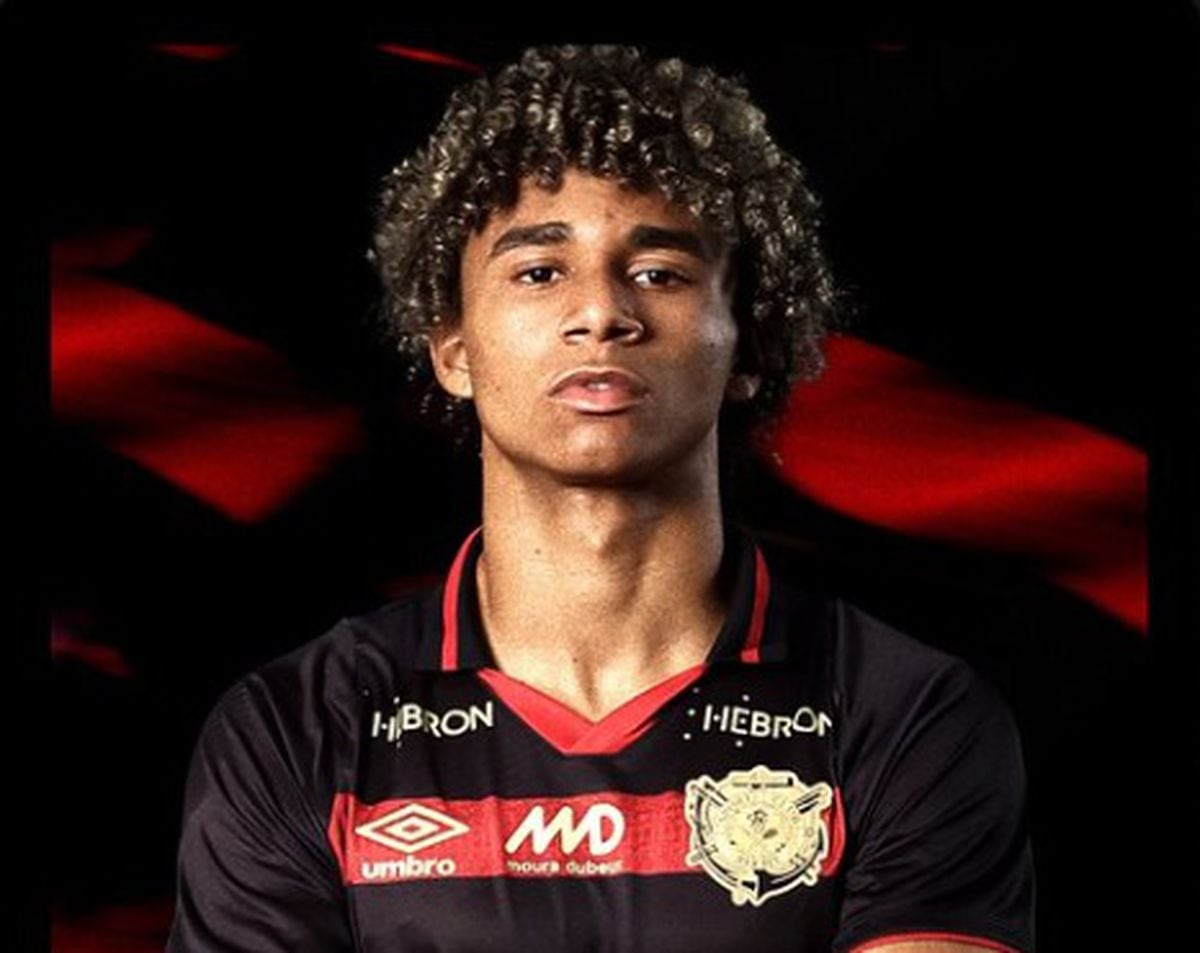 Brazilian teen jetting in to seal Wolves deal