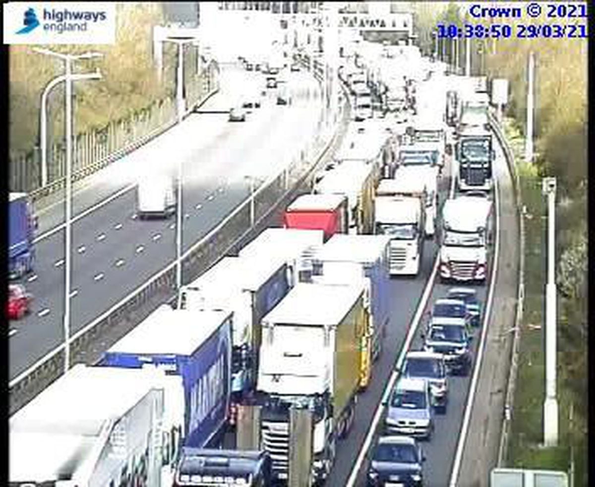 M6 Delays: Crashes And Breakdowns Cause Long Queues Southbound And ...