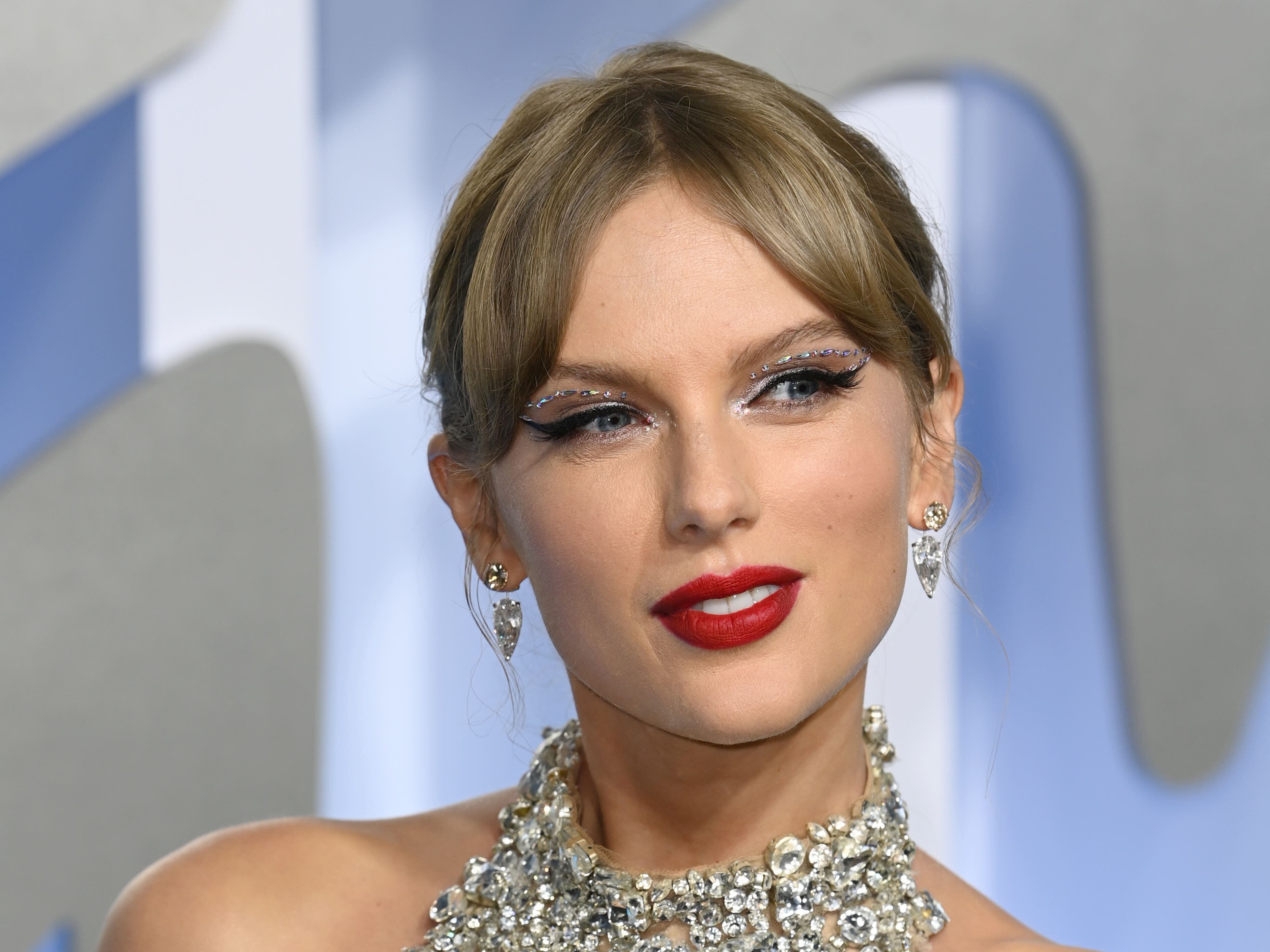 Taylor Swift tipped for first number one of 2023 with album Midnights