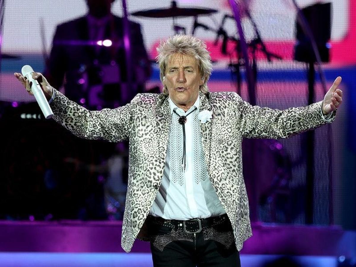 Pop veterans clash as Sir Rod Stewart and Cher compete for number one ...