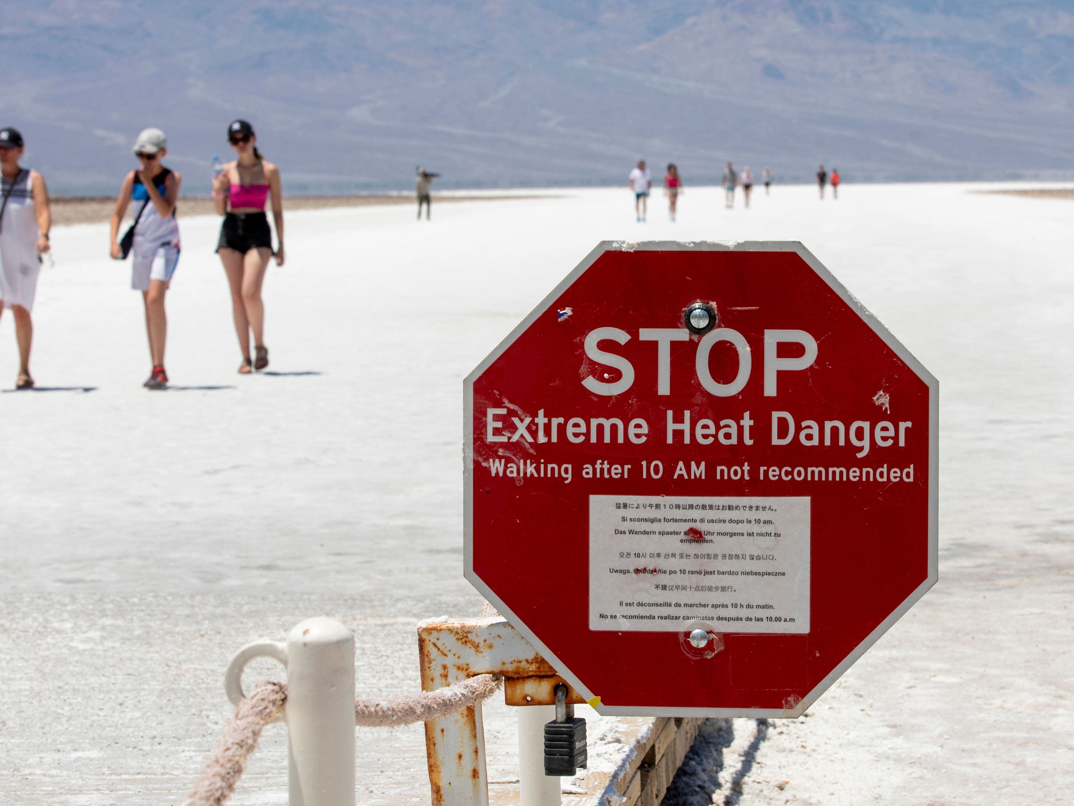 Hundreds of tourists drawn to Death Valley despite life-threatening heatwave