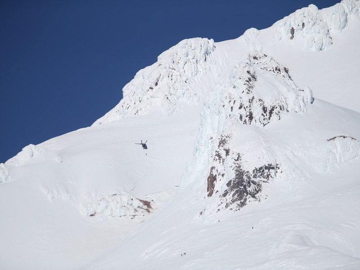 Climber Dies In 1 000ft Fall As Weather Turns Treacherous On Oregons