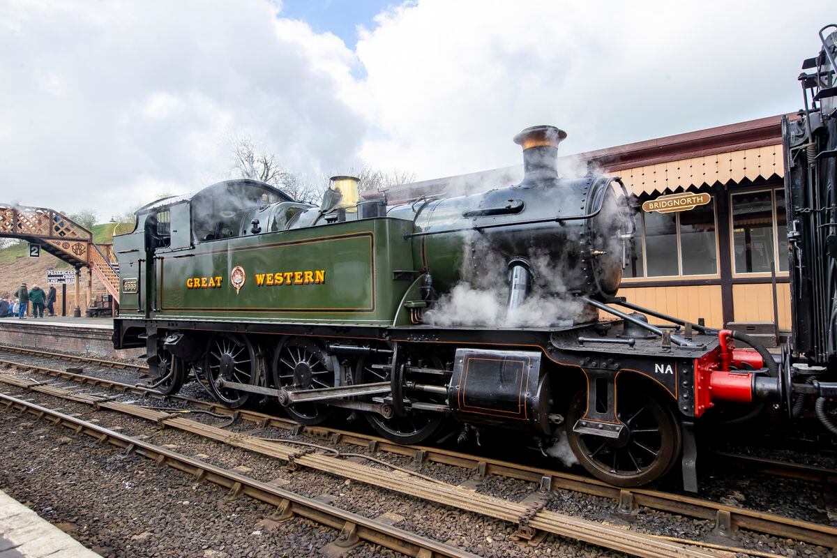 Visitors steam in as Severn Valley Railway gala weekend makes heritage ...