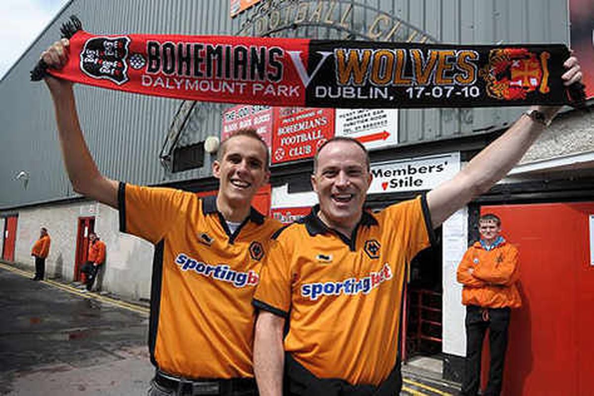 pictures-of-wolves-fans-in-ireland-express-star