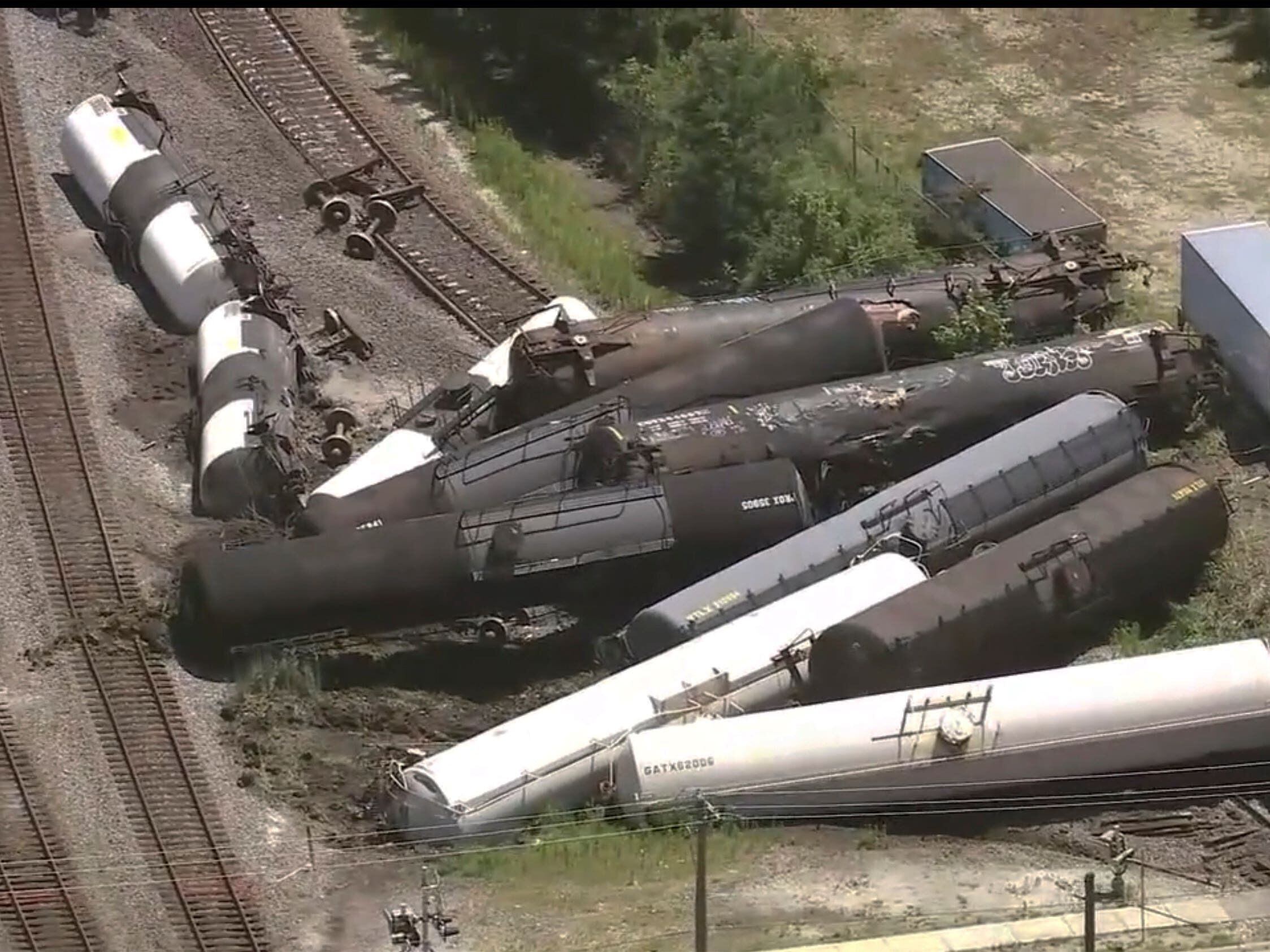 Freight train derails in suburban Chicago