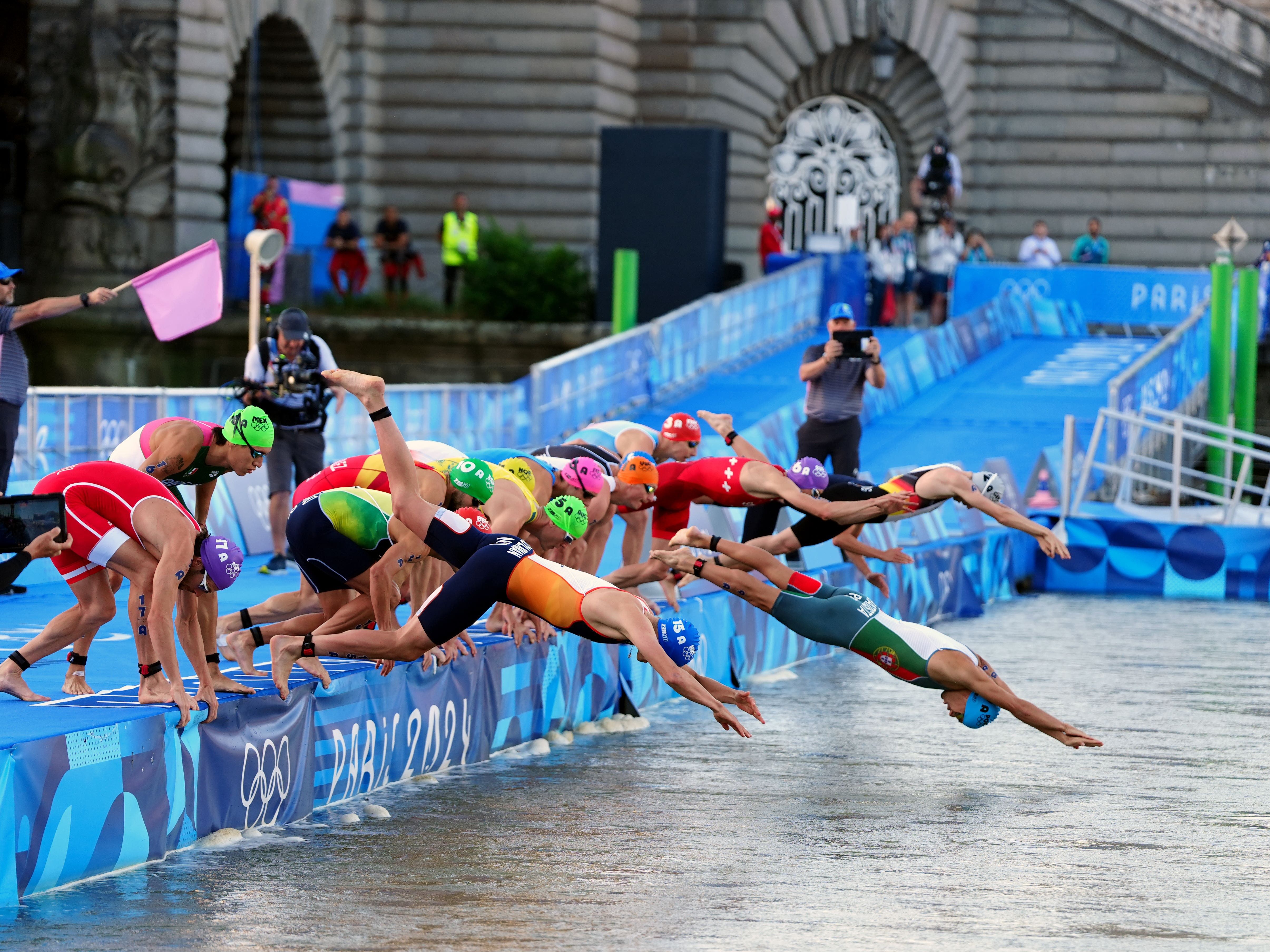 Marathon swimming training session cancelled over water quality concerns