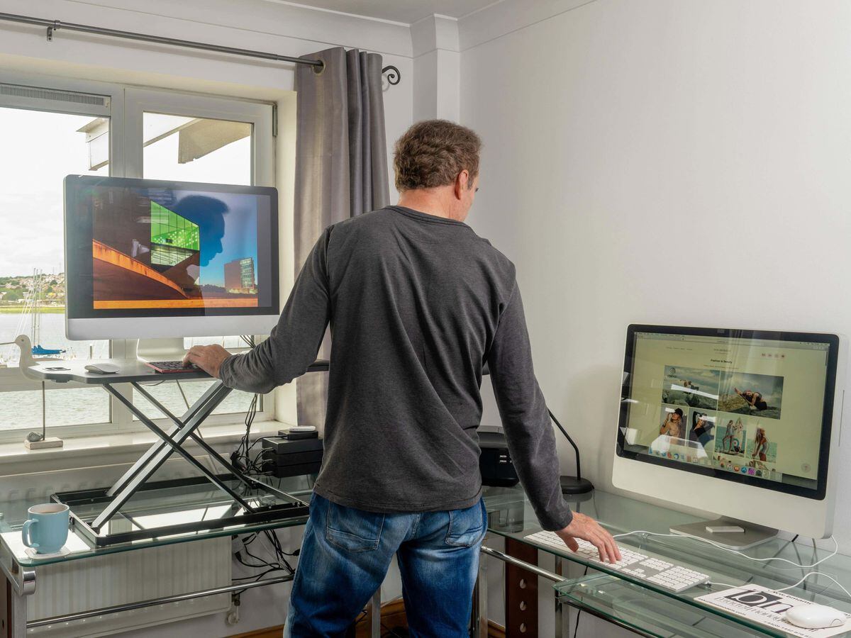 standing-desks-could-cut-sitting-time-by-an-hour-a-day-for-office