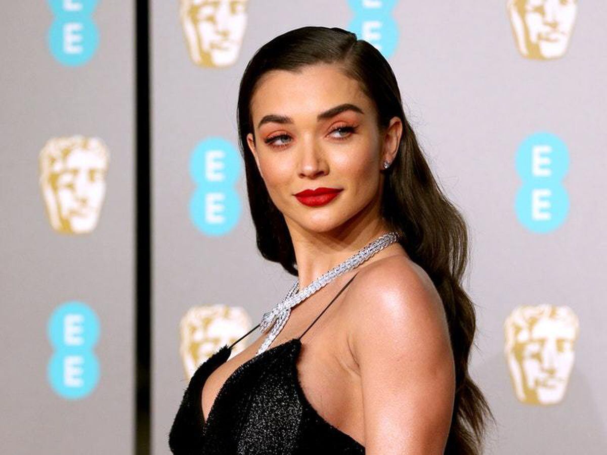 Recently, British actress Amy Jackson's striking new look became the hot  topic of debate, and sadly, even ridicule. In response, the actr