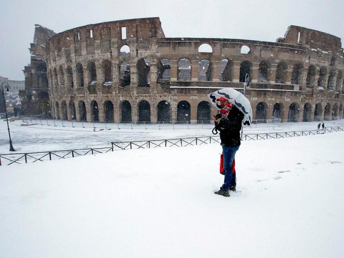 Rare snowfall in Rome as ‘Beast from the East’ brings record low