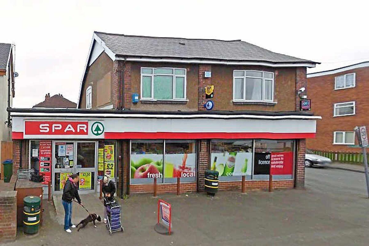 Wednesbury shopkeeper, 53, robbed of takings in broad daylight ...