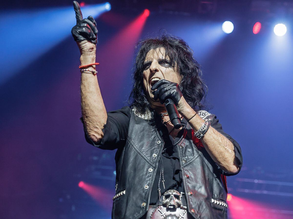 alice cooper to play bmo center in rockford in august.