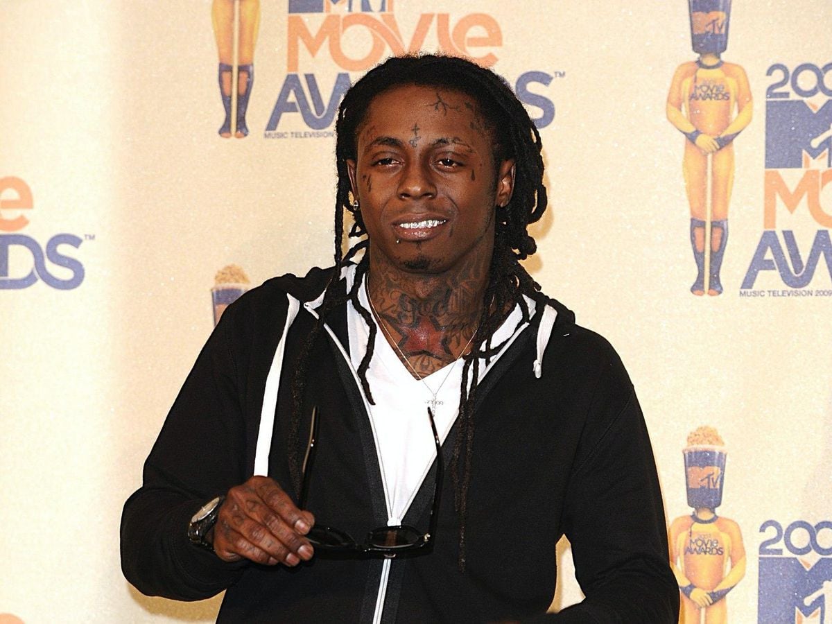 Rapper Lil Wayne admits weapon charge after search of private plane ...