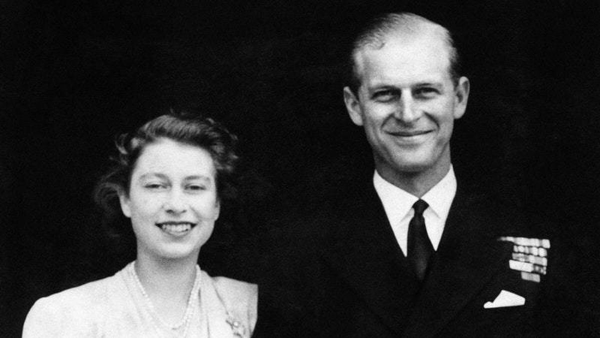 Queen and Philip marking 70 years since official engagement | Express ...