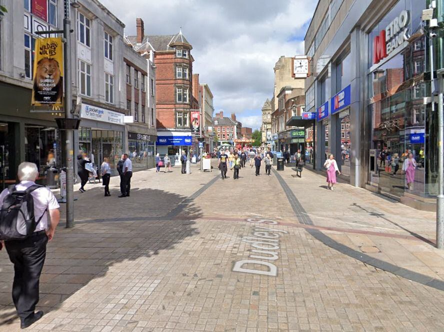 Police called to 'fight' in Wolverhampton city centre