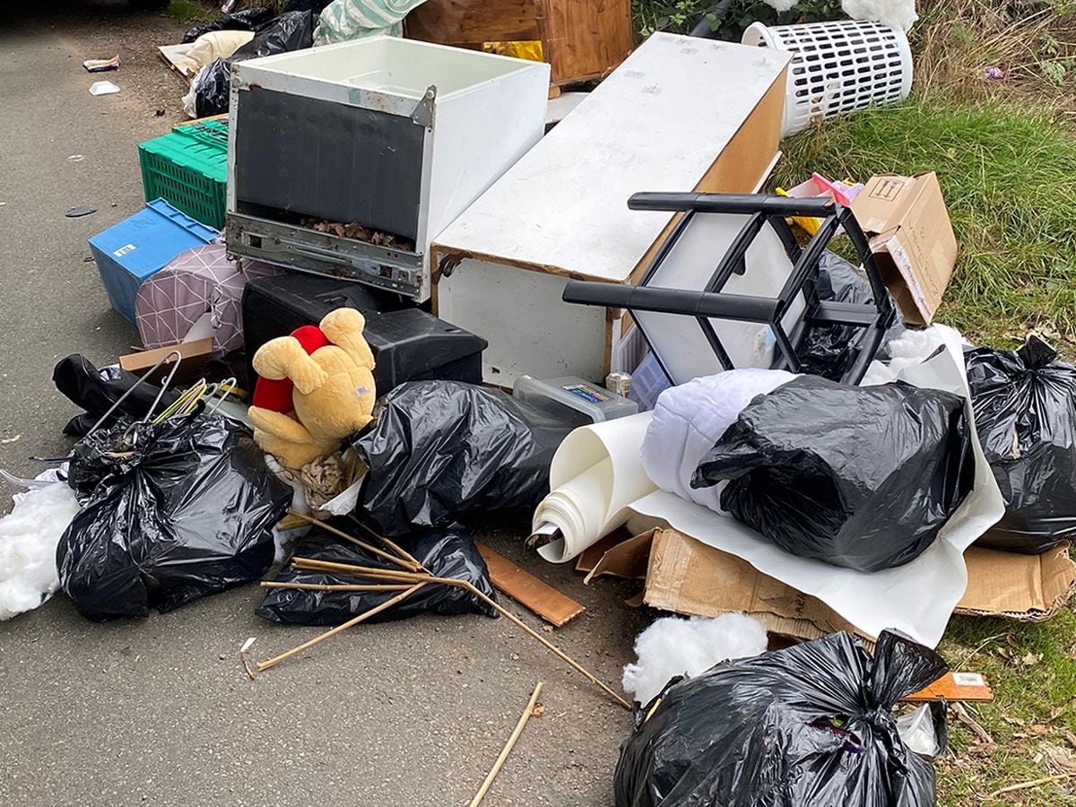 Rubbish dumped in lane sparks appeal | Express & Star