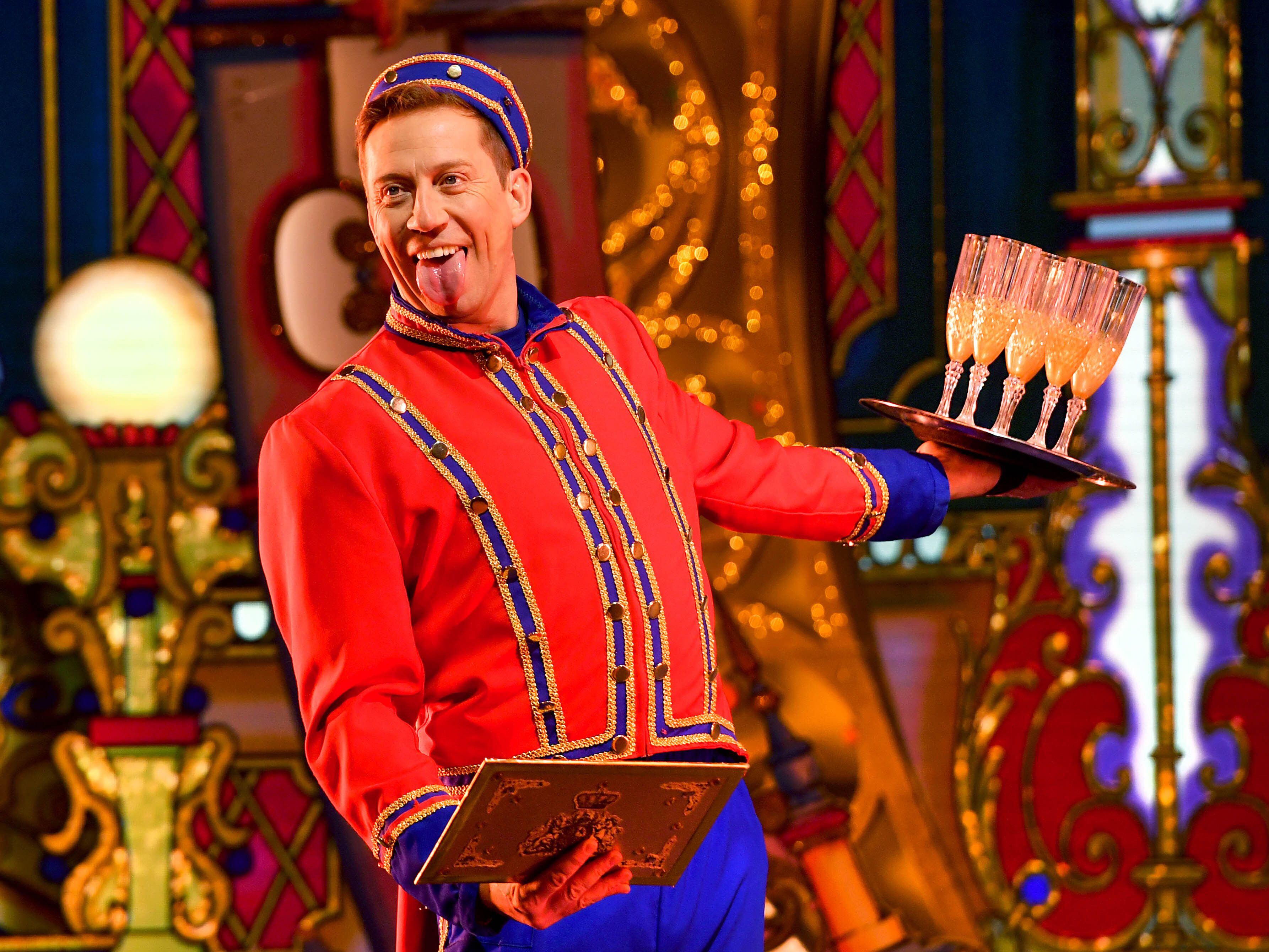 Wolverhampton panto star wins best panto comic award