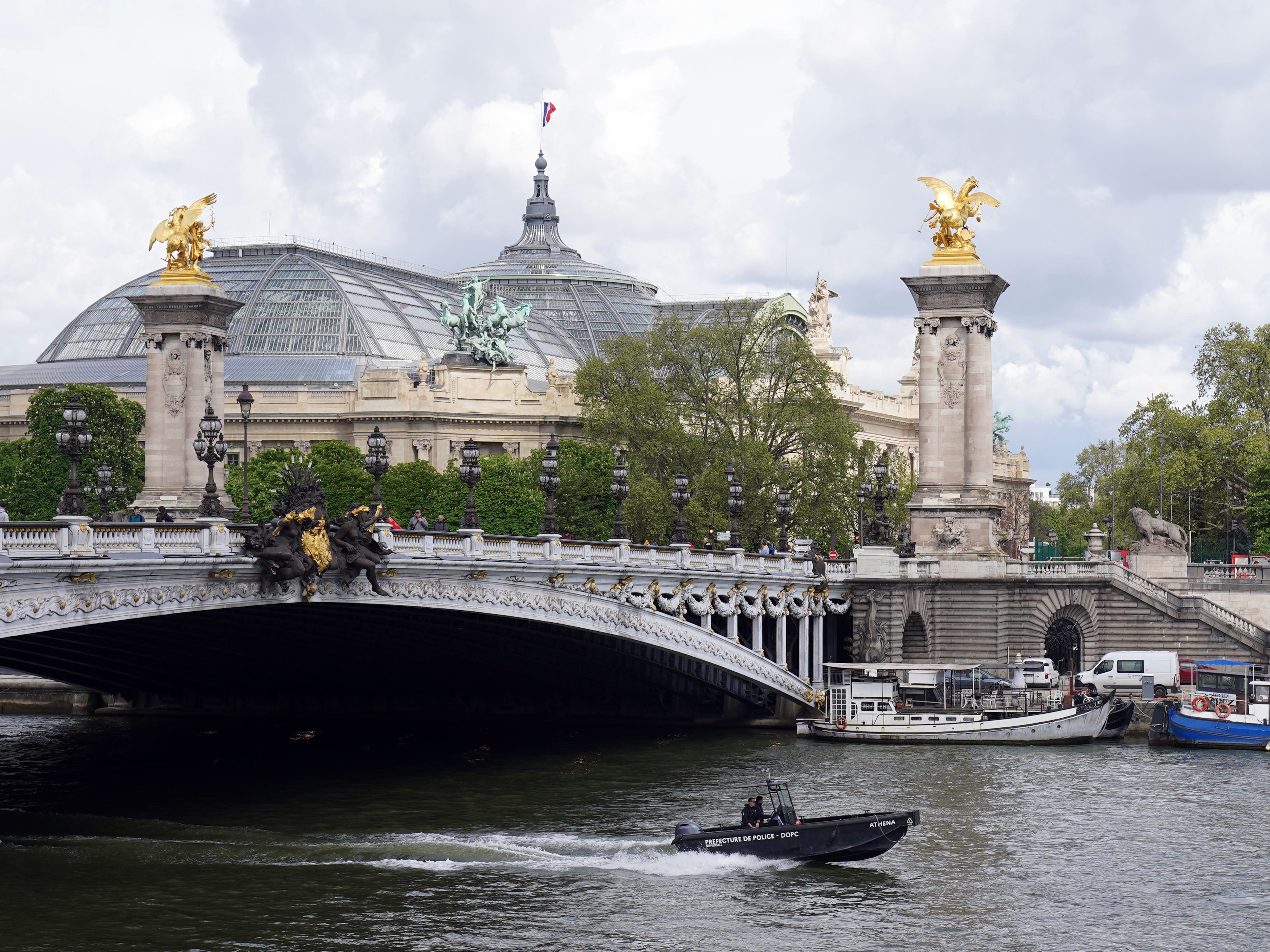 Swimming triathlon training cancelled due to poor water quality in Seine